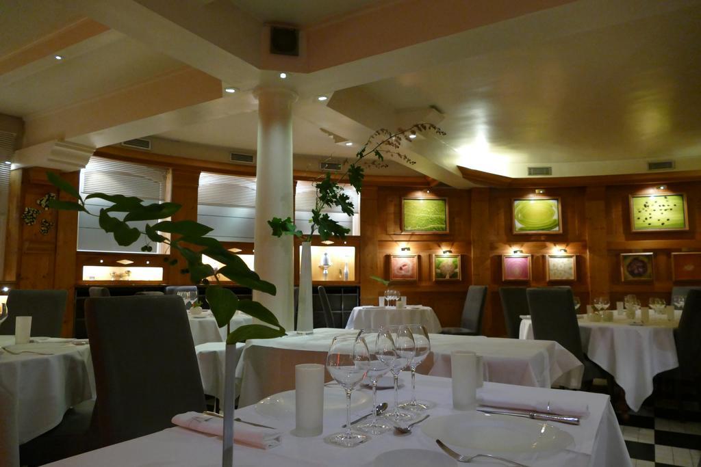 Logis Hotel Le France Villers-le-Lac Ngoại thất bức ảnh